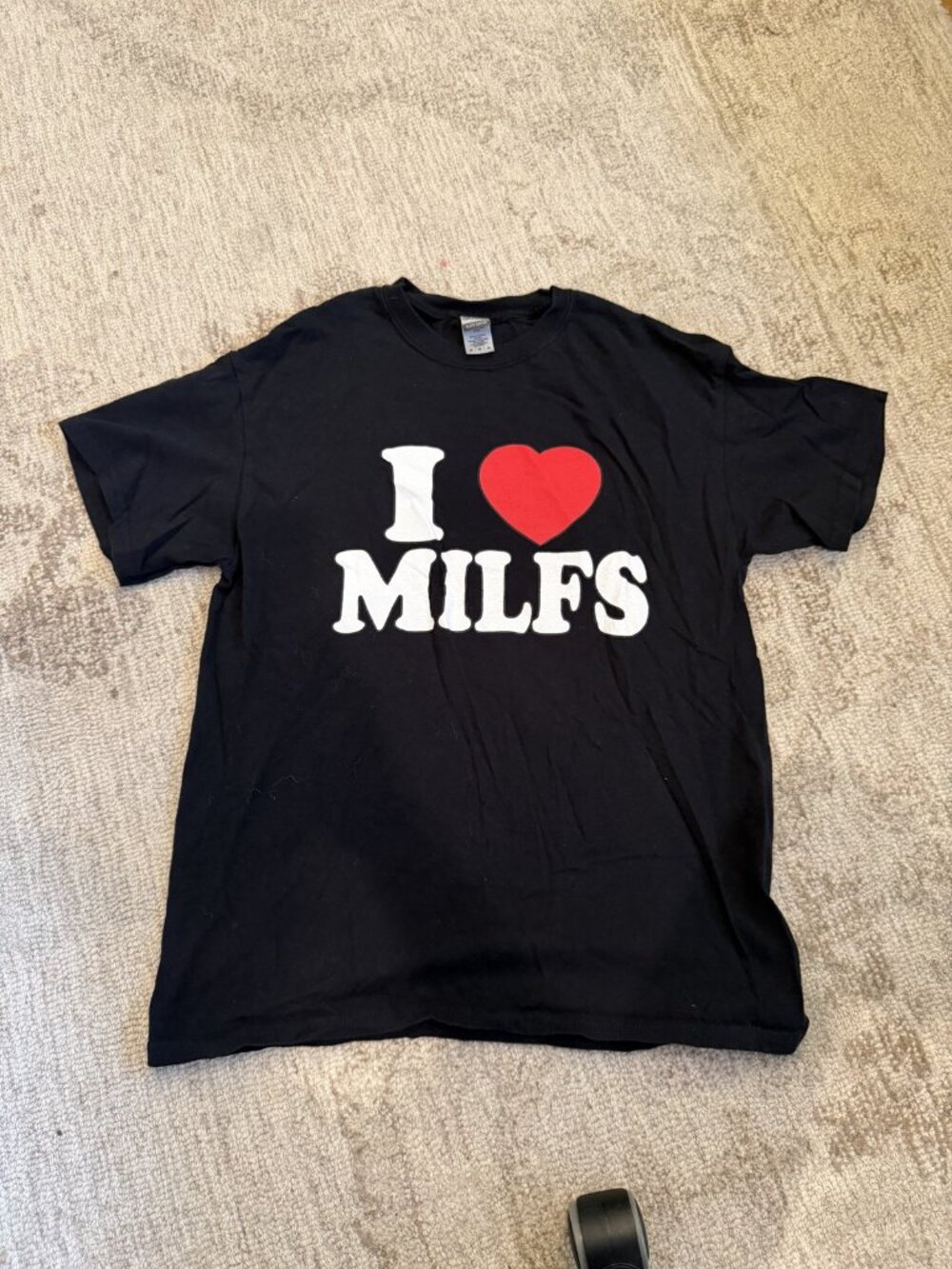 Black I Love MILFs Tee M NWT